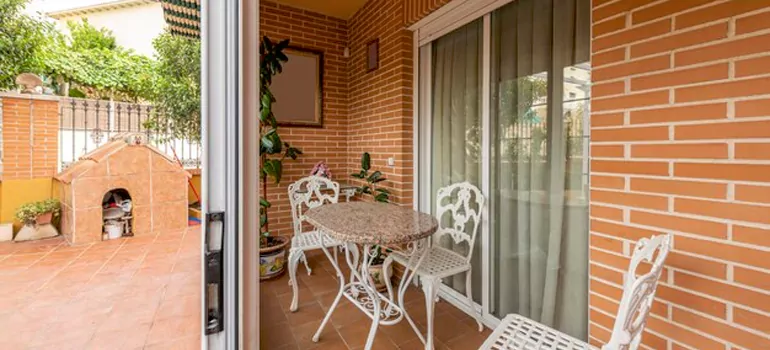 Adding Porch Enclosures To Your Home in Alafaya, FL